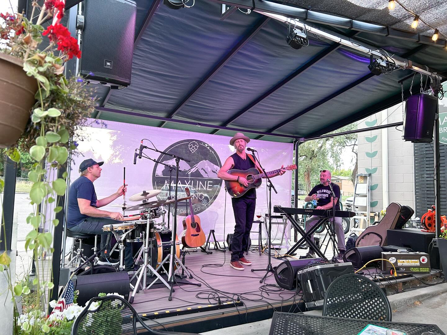 outdoor live music photo